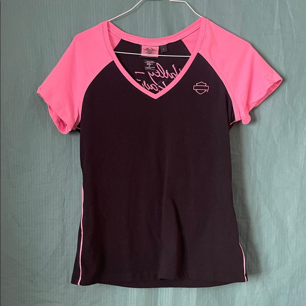 Harley-Davidson Women's Black and Pink Short Sleeve Tee